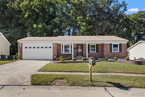 13057 Fox Haven Ct, Florissant, MO, 63033-4800 | Card Image