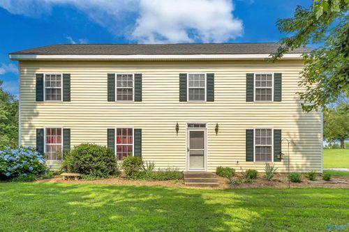 152 Old Vaughn Bridge Rd, Hartselle, AL, 35640-8043 | Card Image