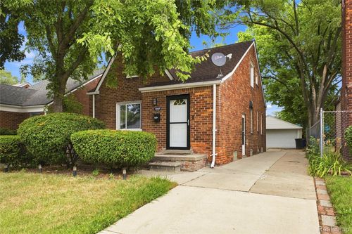 13526 Winthrop St, Detroit, MI, 48227-1717 | Card Image