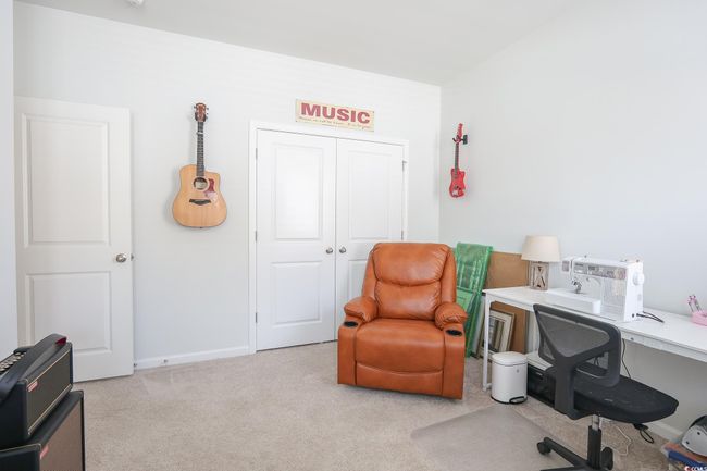 View of carpeted home office | Image 18