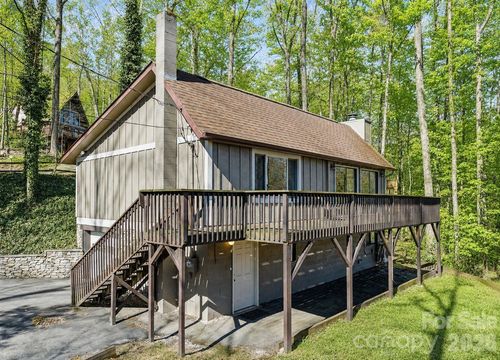 662 Locust Dr, Maggie Valley, NC, 28751-7866 | Card Image