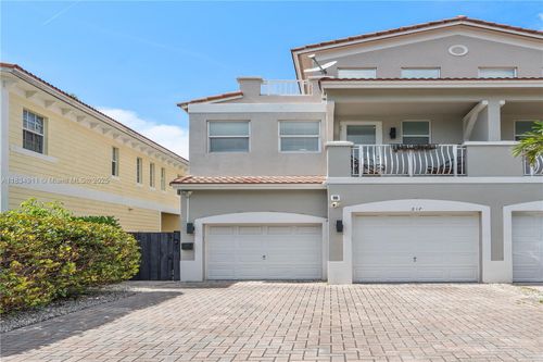 217 Sw 11th St, Fort Lauderdale, FL, 33315-1228 | Card Image