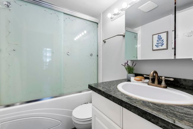 802 - 620 7th Ave, Condo with 2 bedrooms, 2 bathrooms and 1 parking in New Westminster BC | Image 14