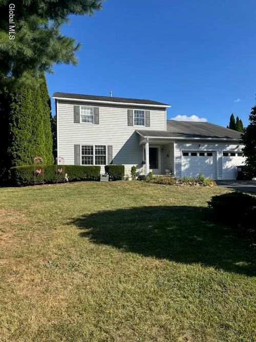 1111 Laural Ln, Malta, NY, 12020-3821 | Card Image
