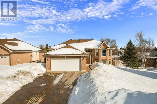 105 Gardenvale Crt, Sudbury, ON, P3A5X1 | Card Image