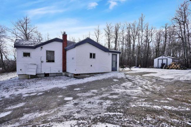 5111 47 Avenue, Home with 2 bedrooms, 2 bathrooms and 4 parking in Sylvan Lake AB | Image 24