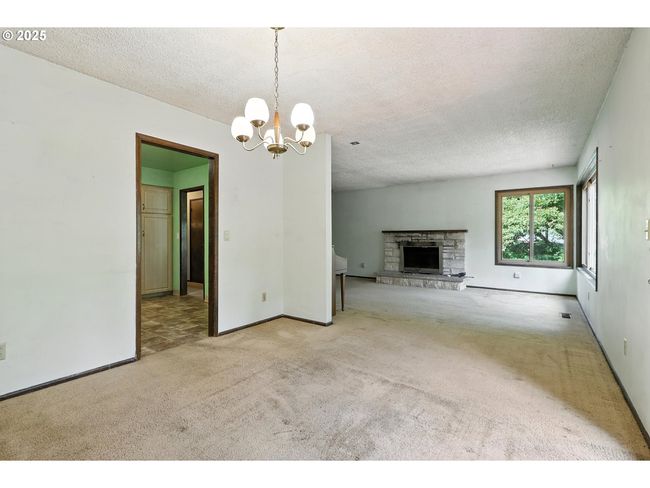 1425 Se 9 Th St, House other with 6 bedrooms, 3 bathrooms and null parking in Gresham OR | Image 13