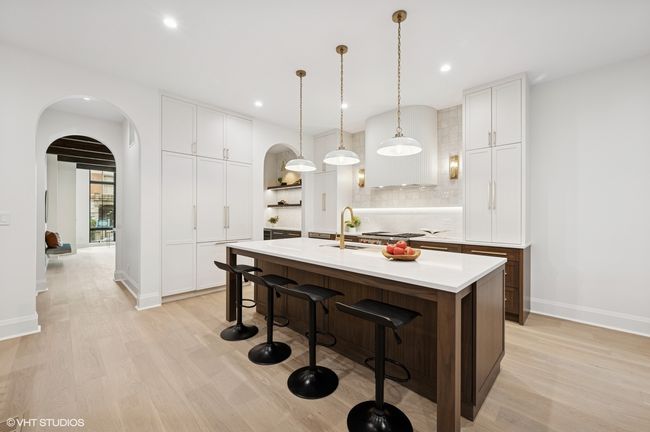 1 - 838 N Damen Ave, Home with 4 bedrooms, 3 bathrooms and 1 parking in CHICAGO IL | Image 6