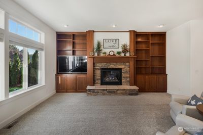 Warm & inviting family room! | Image 3