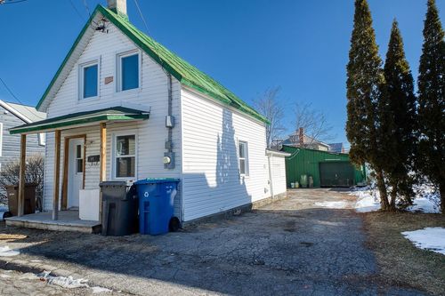 17 Rue St-Pierre, Salaberry de Valleyfield, QC, J6T3R6 | Card Image