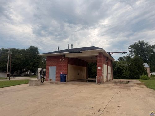 106 N Main St, Eskridge, KS, 66423 | Card Image