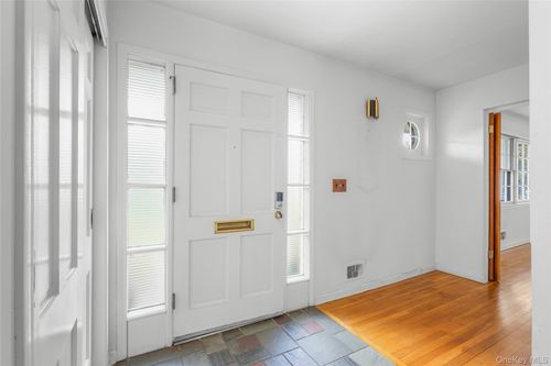 506 Oakwood Rd, Mamaroneck, NY, 10543 | Card Image