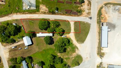 610 W Oak St, Nocona, TX, 76255-1917 | Card Image