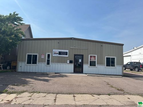 108 E 24th St, South Sioux City, NE, 68776-3008 | Card Image