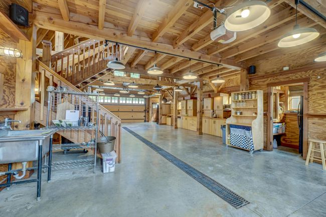 Perfect place for cars, boats, toys, workshop | Image 77