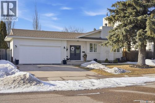 7 Kindrachuk Cres, Saskatoon, SK, S7K6J1 | Card Image
