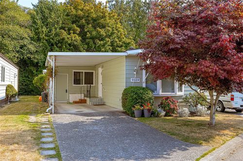9359 Trailcreek Dr, Sidney, BC, V8L4M4 | Card Image