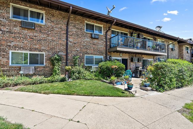 APT-115 - 824 E Old Willow Rd, Condo with 3 bedrooms, 2 bathrooms and 3 parking in Prospect Heights IL | Image 18
