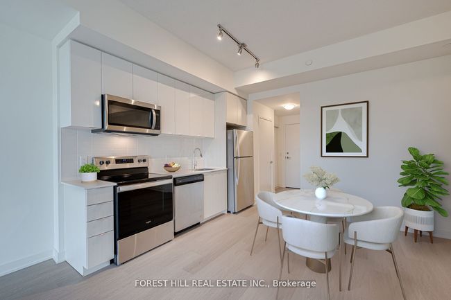 201 - 859 The Queensway, Condo with 2 bedrooms, 2 bathrooms and 1 parking in Etobicoke ON | Image 7