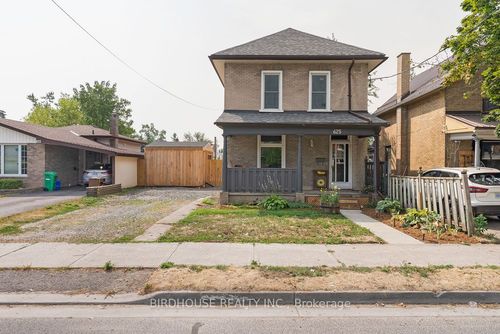 625 Brown St, Peterborough, ON, K9J4K6 | Card Image