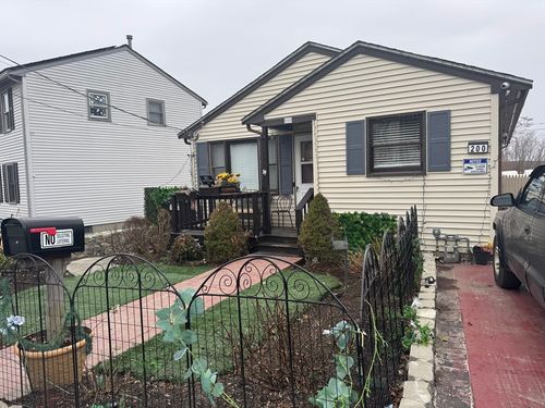 200 Crescent St, Fall River, MA, 02720 | Card Image