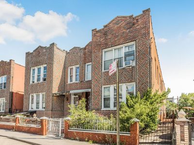 View of front of home featuring cooling unit | Image 3