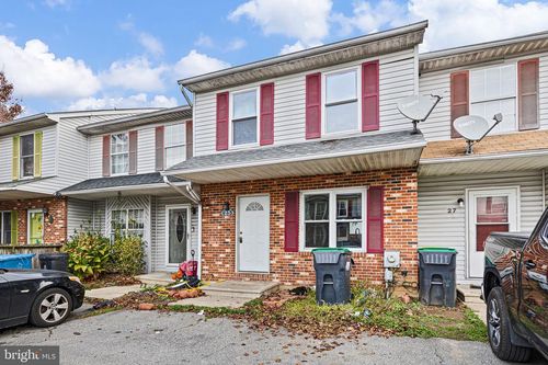 25 W Perpen Ct, Newark, DE, 19702-5143 | Card Image