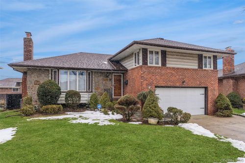 51 Edgewood Dr, New Hyde Park, NY, 11040-3737 | Card Image