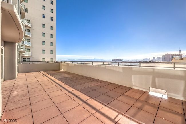 UNIT-810 - 150 Las Vegas Blvd N, Condo with 2 bedrooms, 2 bathrooms and null parking in Las Vegas NV | Image 25