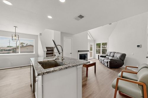 apt-e209-9809 Walnut St, Dallas, TX, 75243-2893 | Card Image