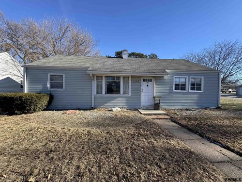 2106 Pine St, Fremont, NE, 68025-2655 | Card Image