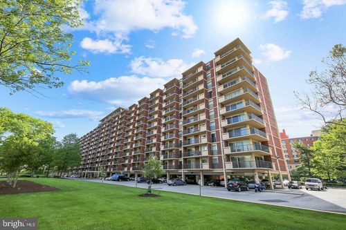 218-1300 Army Navy Dr, ARLINGTON, VA, 22202-2000 | Card Image