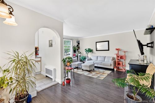 2a-13 Winchester Ave, Yonkers, NY, 10710-5825 | Card Image