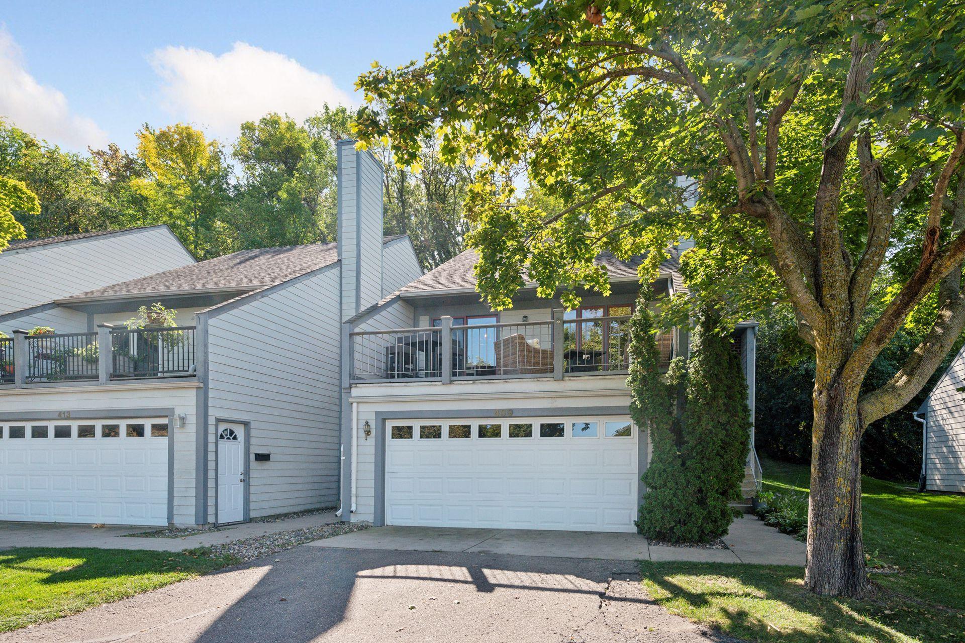 Lake St, Waconia, MN 55387