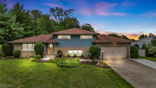 6118 Echodell Ave Nw, North Canton, OH, 44720-7220 | Card Image