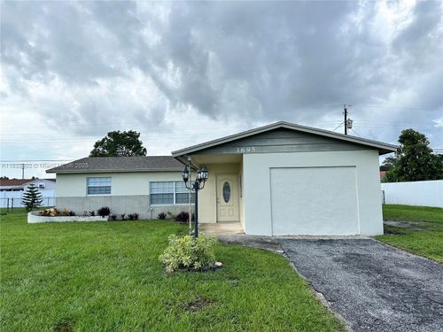 1695-1695 Julie Tonia Dr, West Palm Beach, FL, 33415-5516 | Card Image