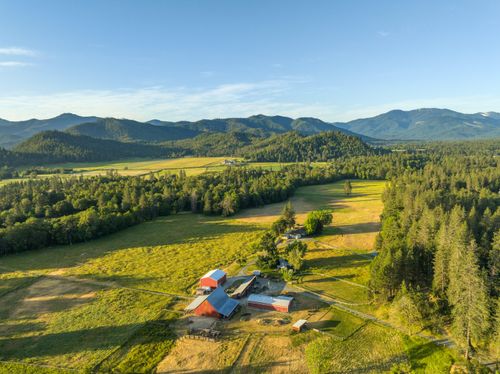 701 Messinger Rd, Grants Pass, OR, 97527-9460 | Card Image