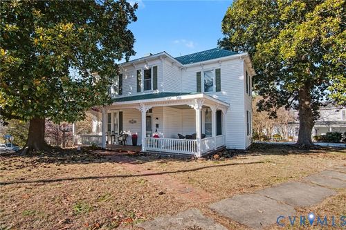 400 W Carolina Ave, Crewe, VA, 23930-1708 | Card Image