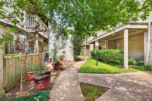 225-2100 Tanglewilde St, Houston, TX, 77063-1283 | Card Image