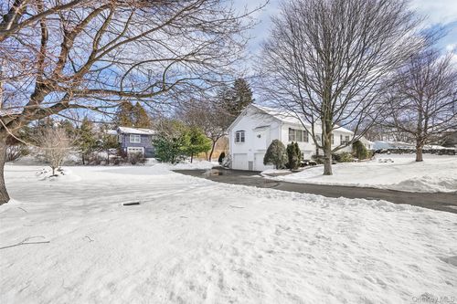 66 Fairway Dr, Pawling, NY, 12564-1413 | Card Image