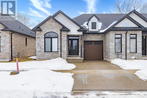 504 Royal Ridge Court, Fort Erie (Ridgeway), ON, N9V3W4 | Card Image