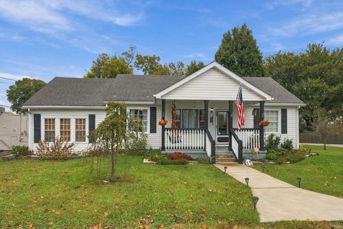 129 Rolling Acres Dr, Frankfort, KY, 40601-3065 | Card Image