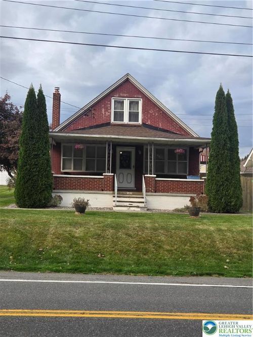 511 E Lawn Rd, Nazareth, PA, 18064-1211 | Card Image