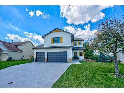 21 Windsor Wood Path, Hudson, WI, 54016-7772 | Card Image