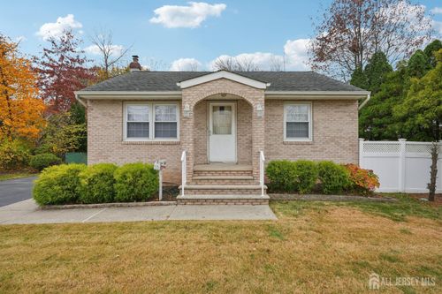 55 Metuchen Ave, Woodbridge, NJ, 07095-1922 | Card Image