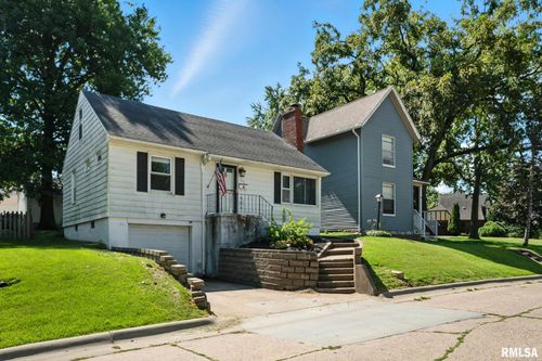 1315 Caroline Ave, Clinton, IA, 52732-5452 | Card Image