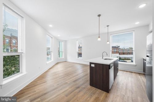 304-4324 Lancaster Ave, PHILADELPHIA, PA, 19104-1367 | Card Image