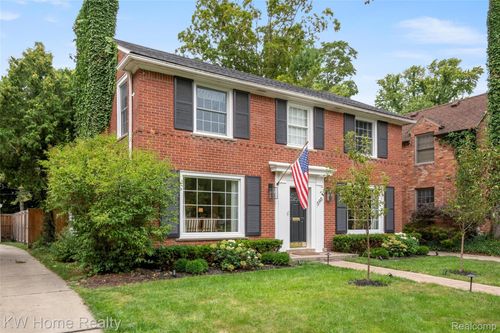 595 Kimberly St, Birmingham, MI, 48009-1116 | Card Image