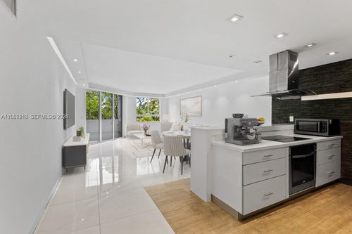 207-181 Crandon Blvd, Key Biscayne, FL, 33149-1574 | Card Image