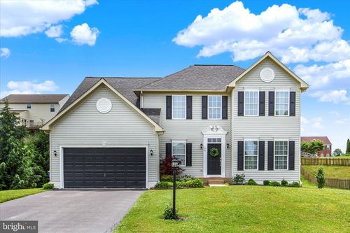 58 Malek Dr, HANOVER, PA, 17331-8334 | Card Image